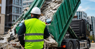 Вывоз строительного мусора в Баксане: услуги лицензированной компании — ПроМусор